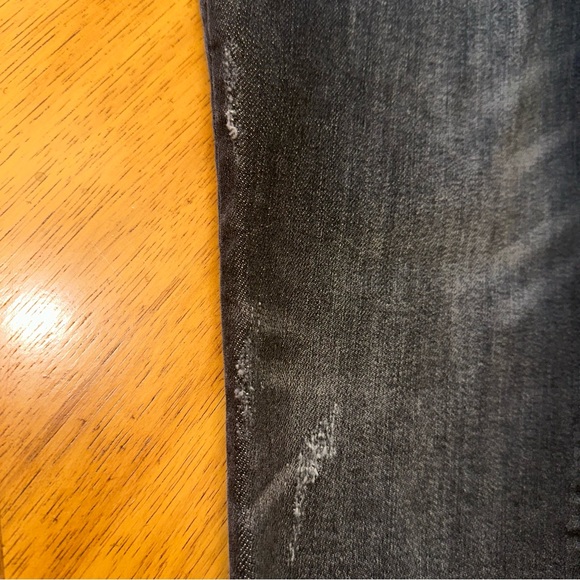 Judy Blue Skinny Fit Capri Jeans Size 11/30 Distressed Faded Black Charcoal - Picture 5 of 14